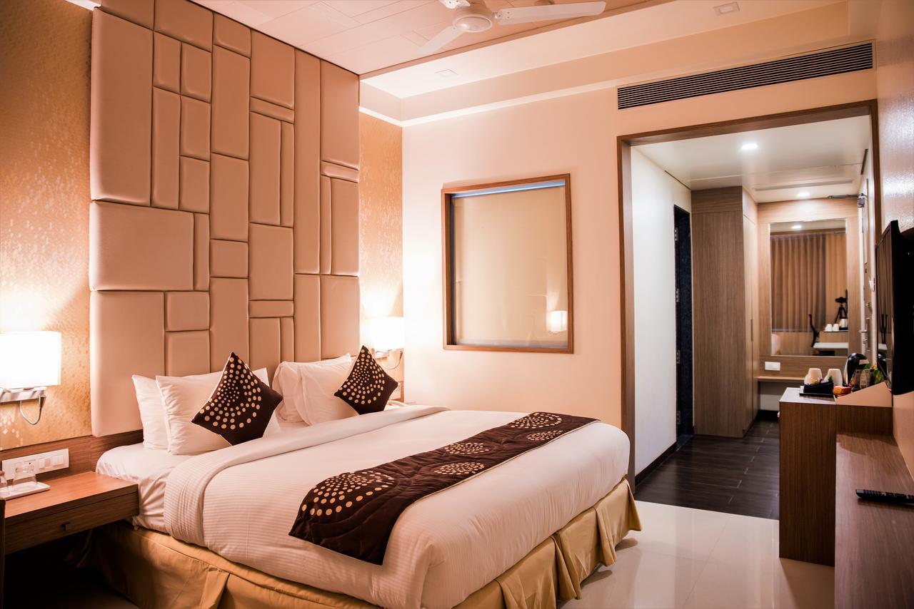 Hotel Grand Rio Nashik Exterior photo