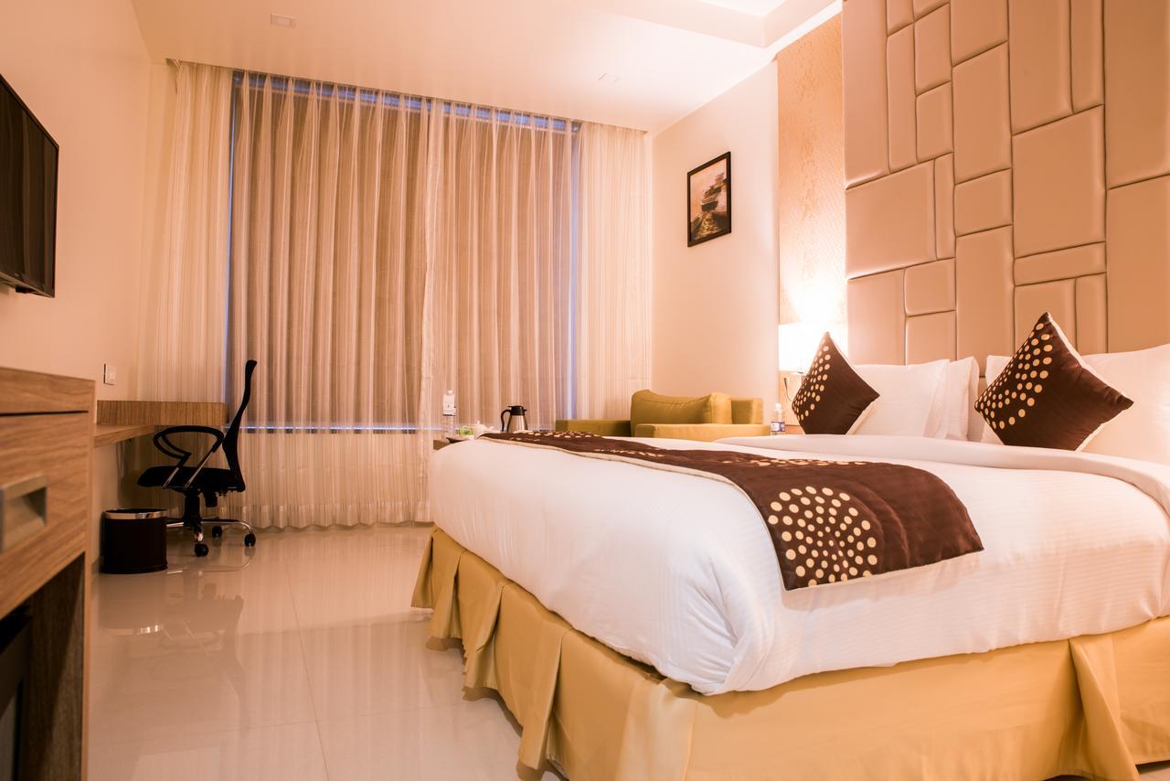 Hotel Grand Rio Nashik Exterior photo