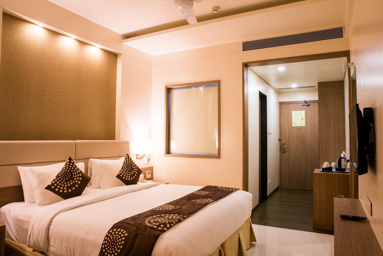 Hotel Grand Rio Nashik Exterior photo